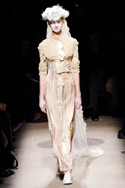 Look 12